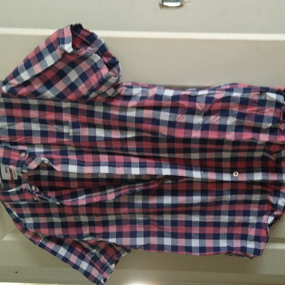 Men's size large short sleeve shirt soma